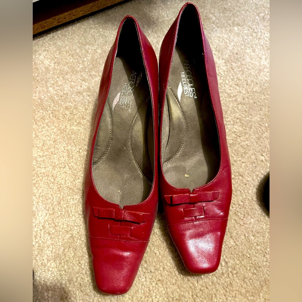 Aerosols Women's Red Leather Pumps